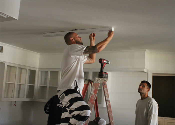 Inmate fixing light